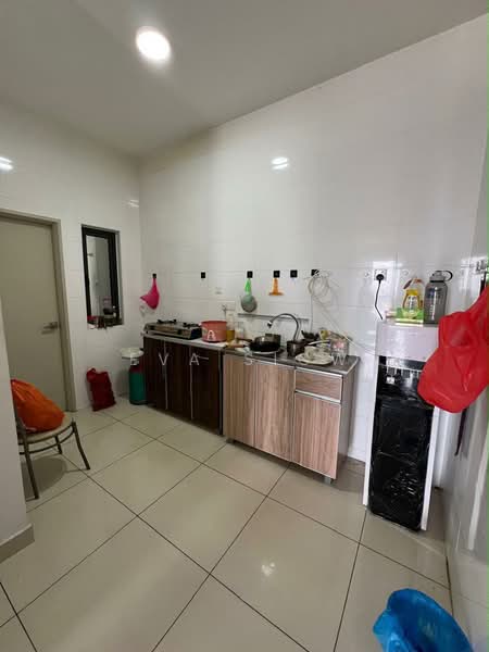 Kondominium untuk Dijual di The Raffles Suites - Eva Siow - Kitchen - PropertyGuru.com.my