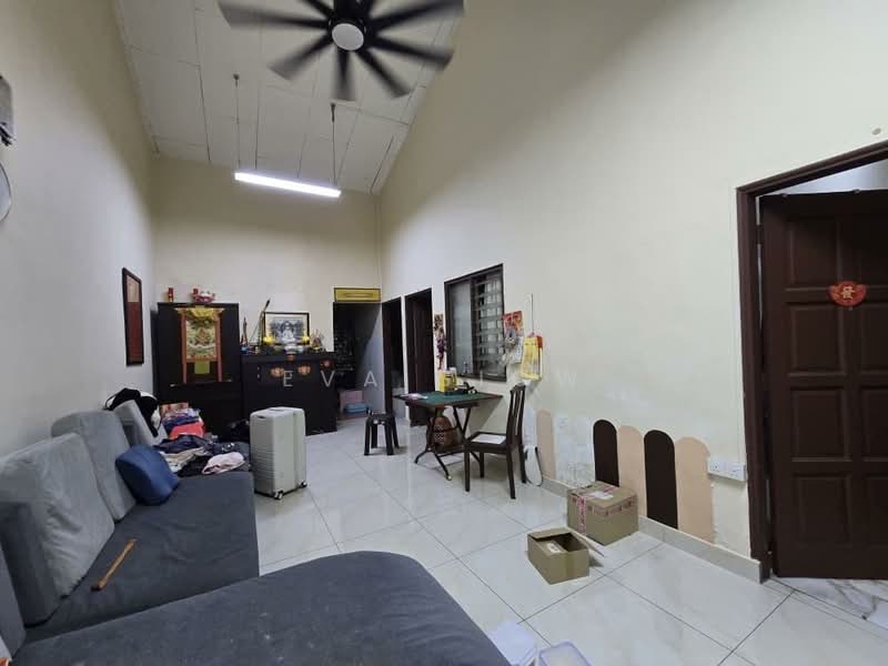 Rumah Teres 1 Tingkat untuk Dijual di Taman Skudai Baru (Skudai) - Eva Siow - Living Room - PropertyGuru.com.my