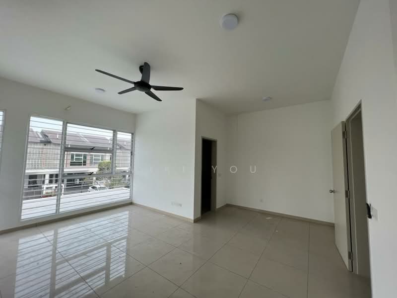 2-storey Terraced House for Rent in Bandar Rimbayu (Telok Panglima Garang) - Miki You - Living Room - PropertyGuru.com.my
