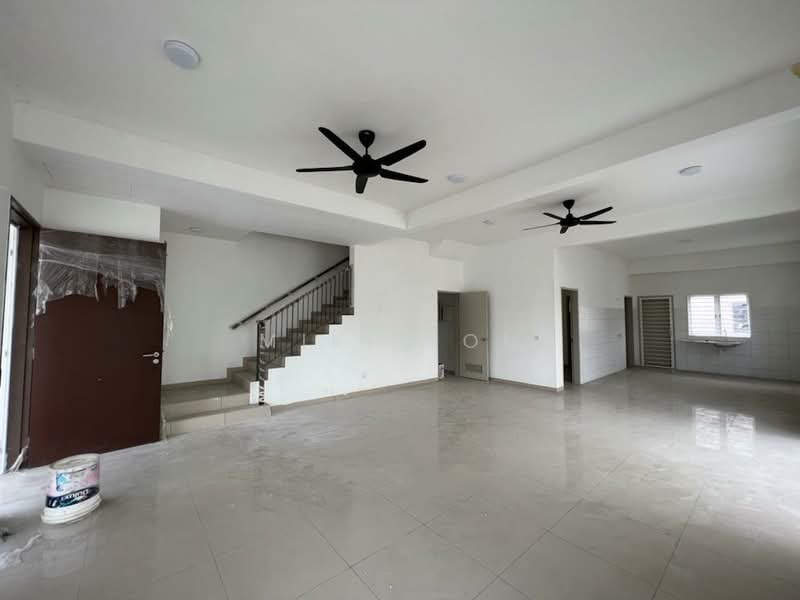2-storey Terraced House for Rent in Bandar Rimbayu (Telok Panglima Garang) - Miki You - Living Room - PropertyGuru.com.my