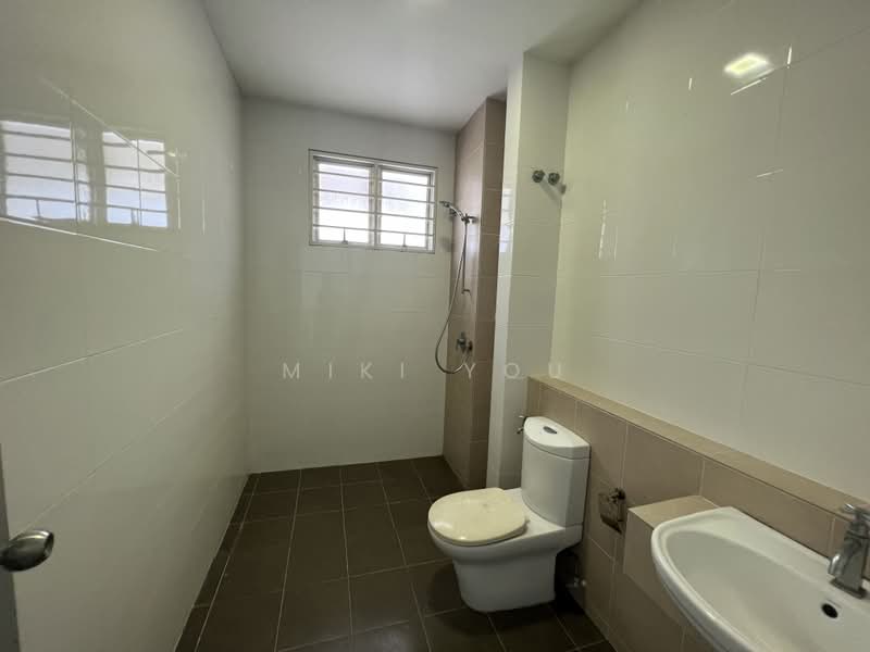 Rumah Teres 2 Tingkat untuk Dijual di Kota Kemuning (Shah Alam) - Miki You - Bathroom - PropertyGuru.com.my