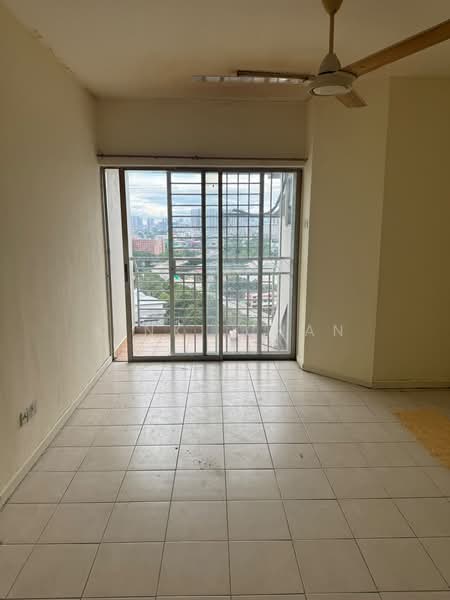 Kondominium untuk Dijual di Warisan City View - KINKI CHAN - Living Room - PropertyGuru.com.my