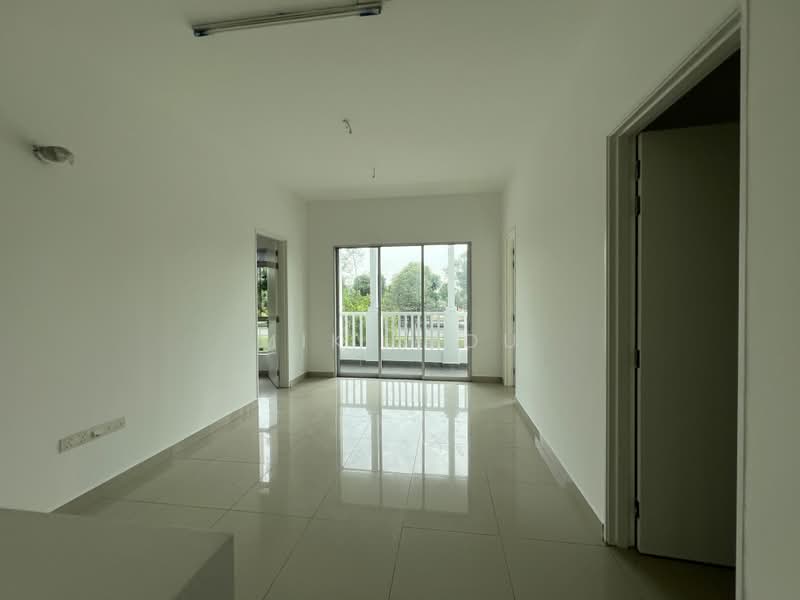 Rumah Teres 2 Tingkat untuk Dijual di Kota Kemuning (Shah Alam) - Miki You - Living Room - PropertyGuru.com.my