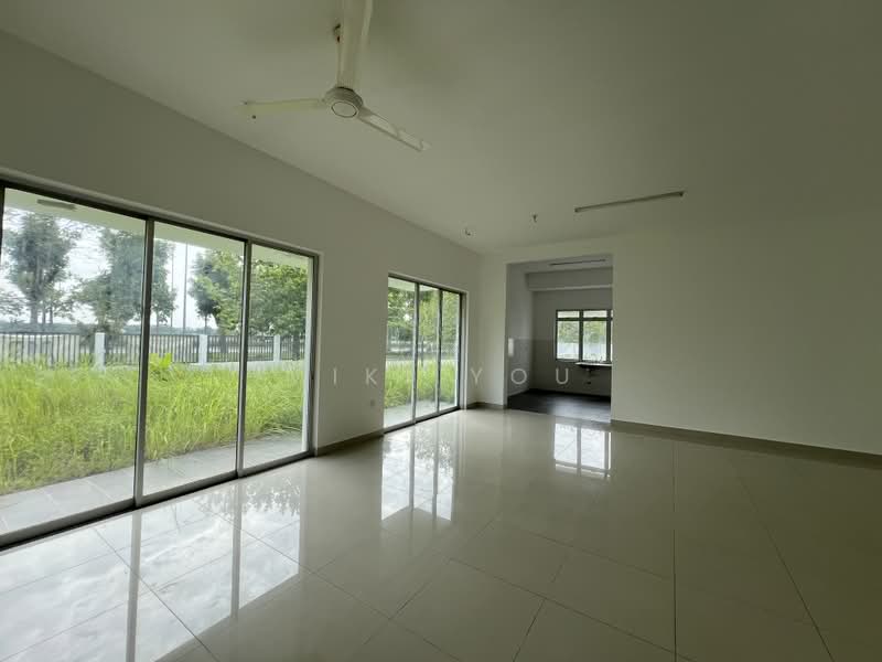 Rumah Teres 2 Tingkat untuk Dijual di Kota Kemuning (Shah Alam) - Miki You - Living Room - PropertyGuru.com.my