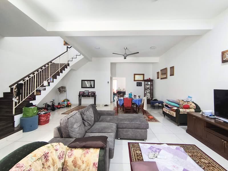 Rumah Teres 2 Tingkat untuk Dijual di Nilai Impian (Nilai) - FAIZ REZA - Living Room - PropertyGuru.com.my