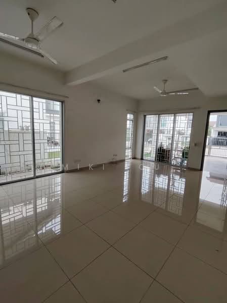 2-storey Terraced House for Rent in Bandar Rimbayu (Telok Panglima Garang) - Miki You - Living Room - PropertyGuru.com.my