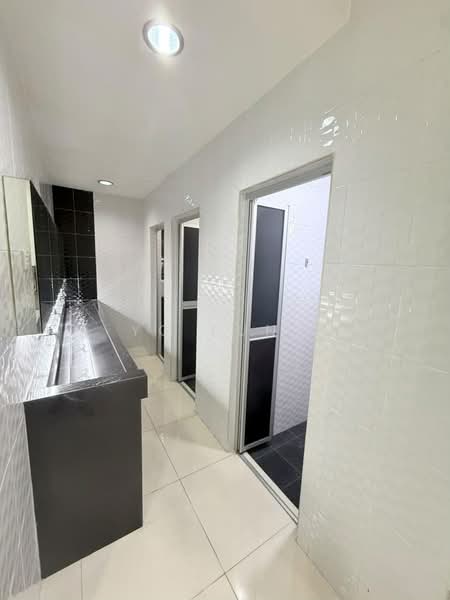 Shop for Rent in Taman Sri Skudai (Skudai) - YC Fung - Corridor - PropertyGuru.com.my
