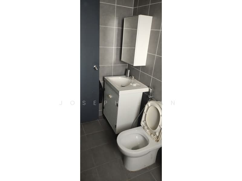 Service Residence for Sale at V-Residensi 2 - Joseph Chan - Bathroom - PropertyGuru.com.my