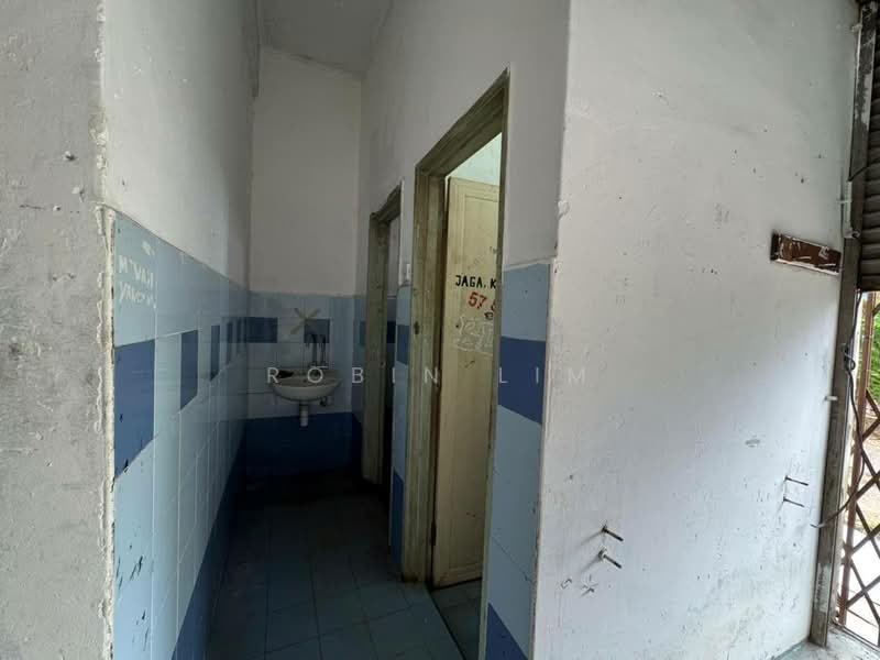 Shop for Sale in Mutiara Rini (Skudai) - Robin Lim - Interior - PropertyGuru.com.my