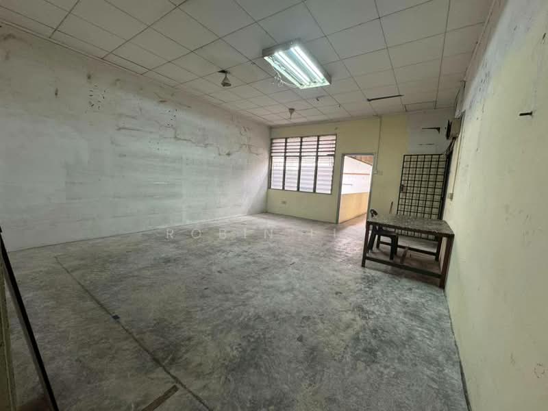 Shop for Sale in Mutiara Rini (Skudai) - Robin Lim - Interior - PropertyGuru.com.my