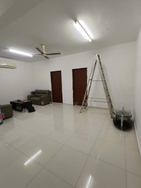 Rumah Teres 2 Tingkat untuk Disewa di Taman Ungku Tun Aminah (Skudai) - YC Fung - Living Room - PropertyGuru.com.my