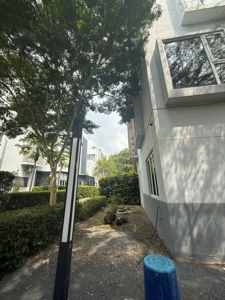 Zero-Lot Bungalow for Rent in Lakefront Villa (Cyberjaya) - Mu'izz Halim - Exterior - PropertyGuru.com.my
