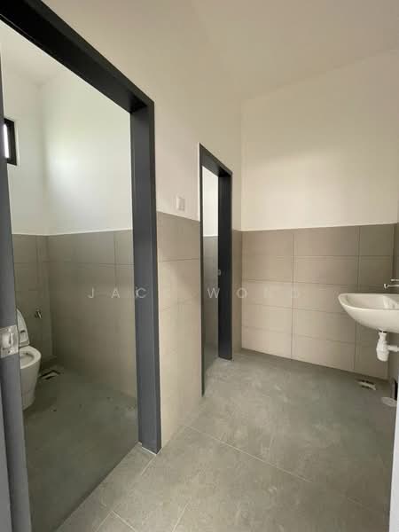 Kilang untuk Disewa di Eco Business Park 1 (Johor Bahru) - Jack Wong - Bathroom - PropertyGuru.com.my