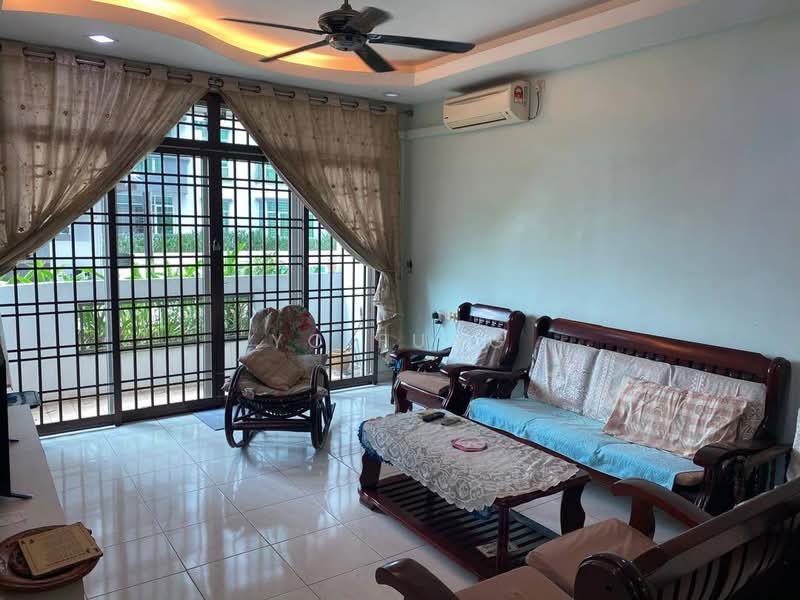Pangsapuri untuk Disewa di Perling Apartment - YC Fung - Living Room - PropertyGuru.com.my