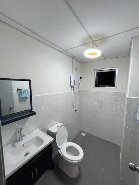 Pangsapuri untuk Disewa di Residensi Laman Sari - JK Leong - Bathroom - PropertyGuru.com.my