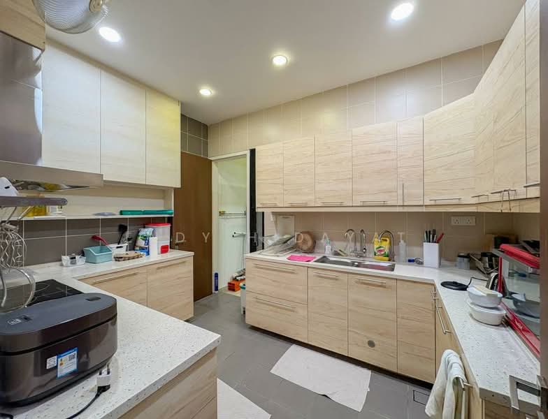 3-storey Terraced House for Sale in Serdang Lama (Seri Kembangan) - Endy Hidayat - Kitchen - PropertyGuru.com.my