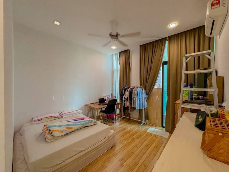 3-storey Terraced House for Sale in Serdang Lama (Seri Kembangan) - Endy Hidayat - Bedroom - PropertyGuru.com.my