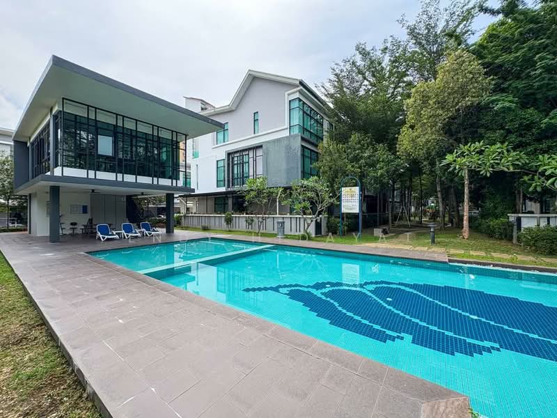 3-storey Terraced House for Sale in Serdang Lama (Seri Kembangan) - Endy Hidayat - Exterior - PropertyGuru.com.my