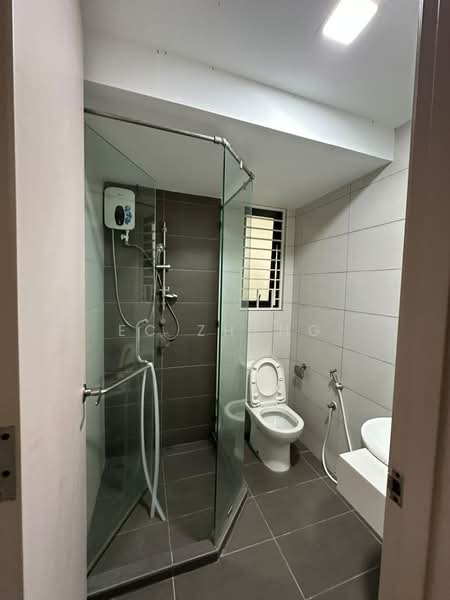 Kondominium untuk Dijual di The Light Linear - EC Zheng - Bathroom - PropertyGuru.com.my