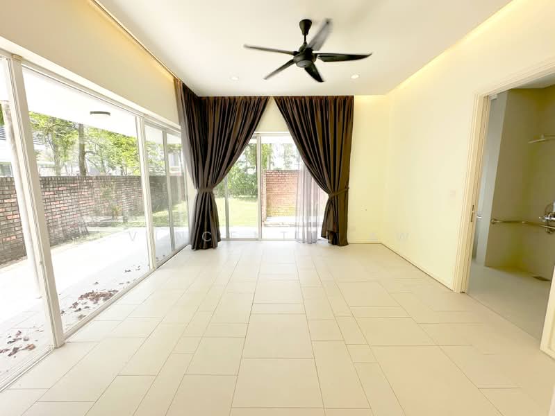 Rumah Berkembar untuk Dijual di Ara Damansara (Selangor) - Vincent Liaw - Living Room - PropertyGuru.com.my