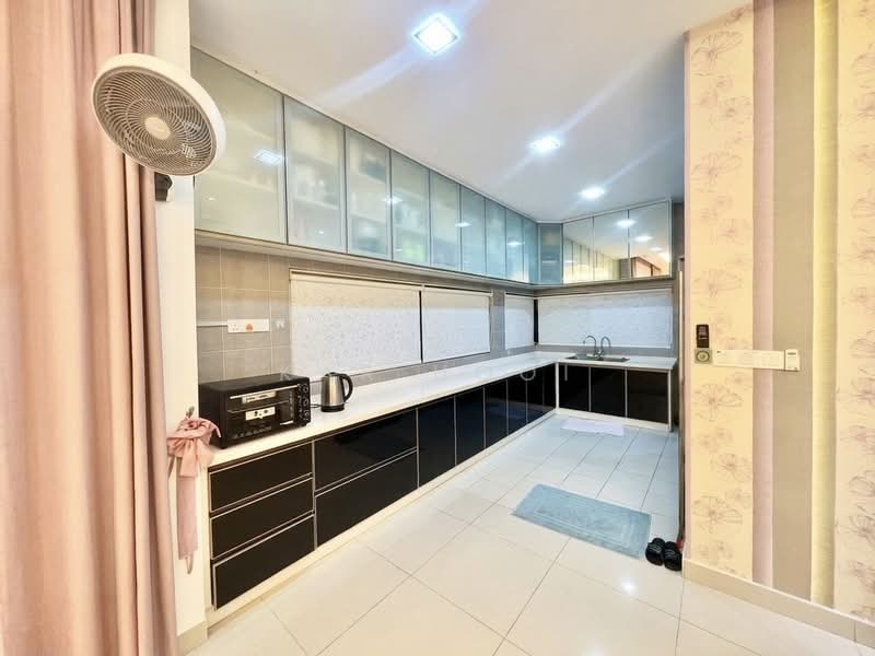 Link Bungalow for Rent in Cyberjaya (Selangor) - Kar Hooi - Kitchen - PropertyGuru.com.my