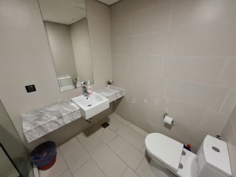 Servis Apartment untuk Dijual di Straits Residence (Serviced Suites) - Rohani Daud - Bathroom - PropertyGuru.com.my