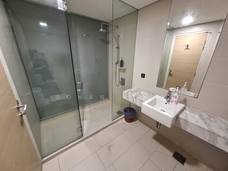 Servis Apartment untuk Dijual di Straits Residence (Serviced Suites) - Rohani Daud - Bathroom - PropertyGuru.com.my