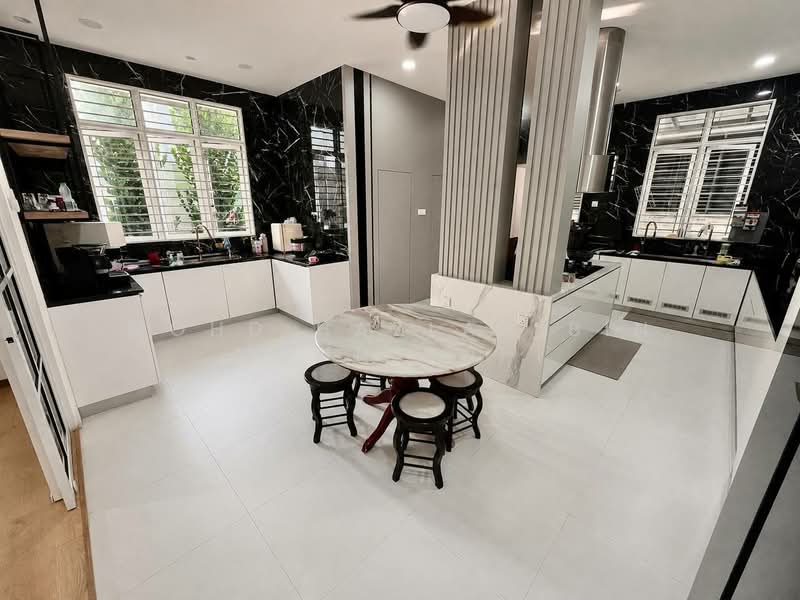 Bungalow for Sale in Shah Alam (Selangor) - Mohd Hazlan bin Mohd Sopi - Kitchen - PropertyGuru.com.my