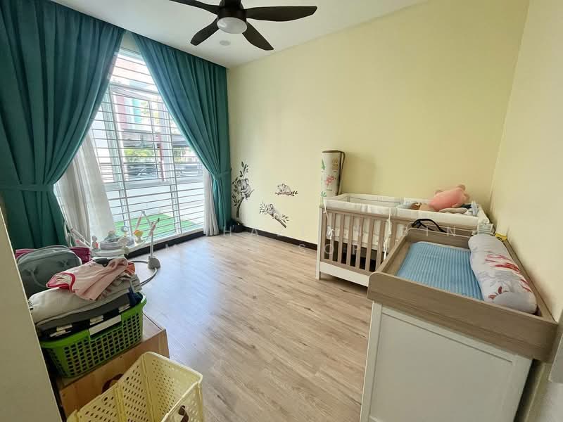 Bungalow for Sale in Shah Alam (Selangor) - Mohd Hazlan bin Mohd Sopi - Bedroom - PropertyGuru.com.my