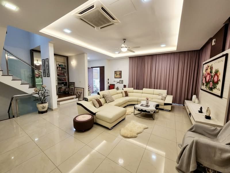 Rumah Banglo untuk Dijual di Cyberjaya (Selangor) - Kar Hooi - Living Room - PropertyGuru.com.my