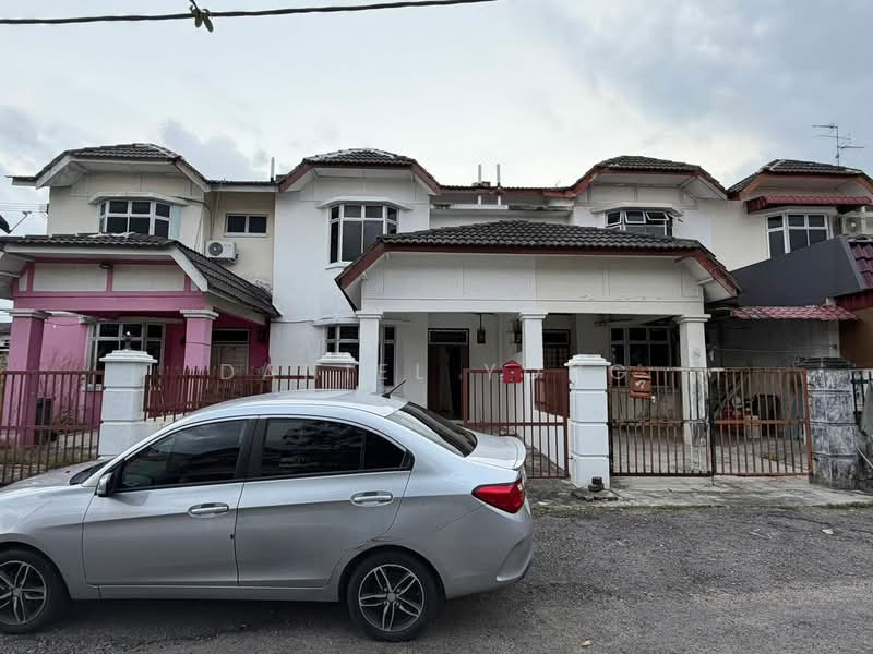 Rumah Teres 2 Tingkat untuk Dijual di Taman Universiti (Skudai) - Daniel Yong - Exterior - PropertyGuru.com.my
