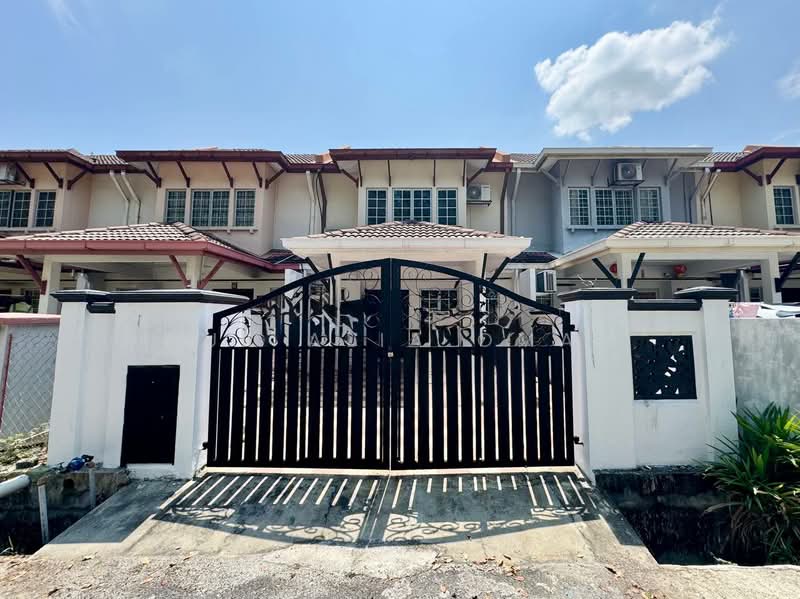 2-storey Terraced House for Sale in Klang (Selangor) - Nur Alia Omar - Exterior - PropertyGuru.com.my
