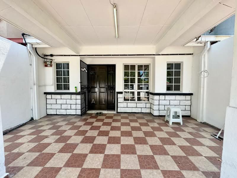 2-storey Terraced House for Sale in Klang (Selangor) - Nur Alia Omar - Exterior - PropertyGuru.com.my