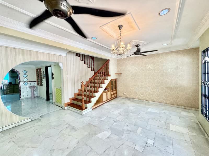 2-storey Terraced House for Sale in Klang (Selangor) - Nur Alia Omar - Living Room - PropertyGuru.com.my