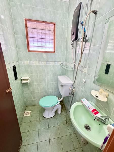 2-storey Terraced House for Sale in Klang (Selangor) - Nur Alia Omar - Bathroom - PropertyGuru.com.my