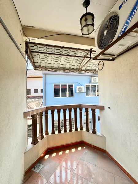 2-storey Terraced House for Sale in Klang (Selangor) - Nur Alia Omar - Balcony - PropertyGuru.com.my