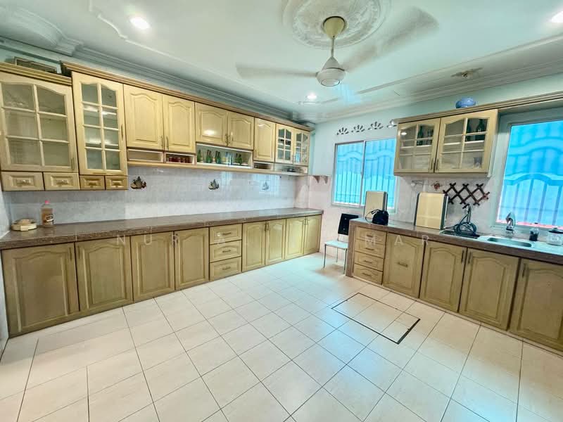 2-storey Terraced House for Sale in Klang (Selangor) - Nur Alia Omar - Kitchen - PropertyGuru.com.my