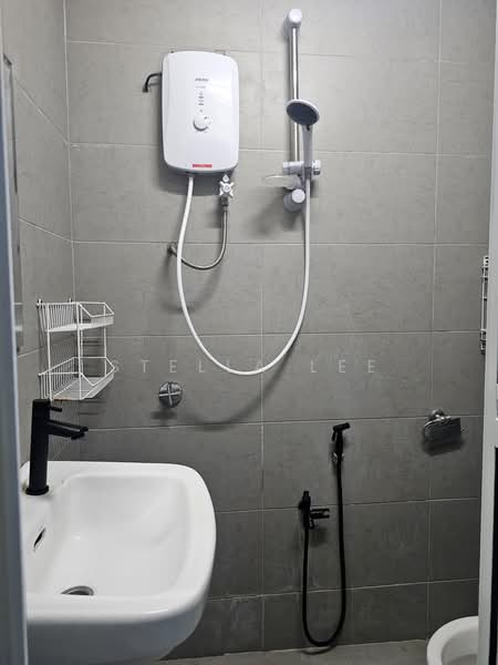 Rumah Teres untuk Dijual di Bandar Sungai Long (Selangor) - Stella Lee - Bathroom - PropertyGuru.com.my