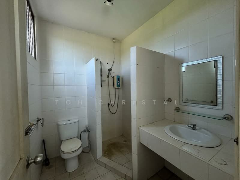 2-storey Terraced House for Sale in Kuching (Sarawak) - Toh Christal - Master bedroom attached bathroom - PropertyGuru.com.my