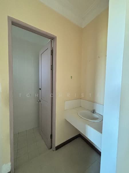 2-storey Terraced House for Sale in Kuching (Sarawak) - Toh Christal - Bathroom - PropertyGuru.com.my