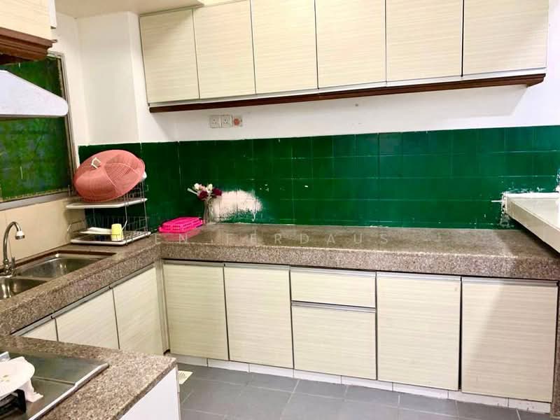 Pangsapuri untuk Dijual di Desa View Towers - En Ferdaus - Kitchen - PropertyGuru.com.my