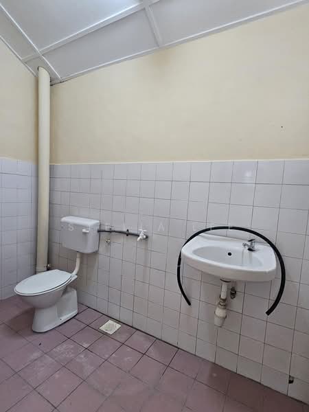 Rumah Teres 2 Tingkat untuk Disewa di Bandar Mahkota Cheras (Cheras) - Stella Lee - Bathroom - PropertyGuru.com.my