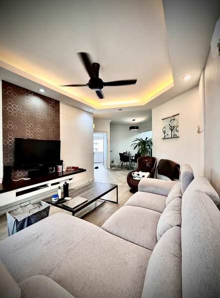 Kondominium untuk Dijual di Marina Bay Condominium - KK Kwok - Living Room - PropertyGuru.com.my