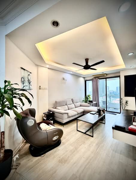 Kondominium untuk Dijual di Marina Bay Condominium - KK Kwok - Living Room - PropertyGuru.com.my