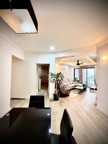 Kondominium untuk Dijual di Marina Bay Condominium - KK Kwok - Living Room - PropertyGuru.com.my