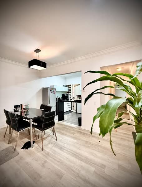Kondominium untuk Dijual di Marina Bay Condominium - KK Kwok - Dining Room - PropertyGuru.com.my