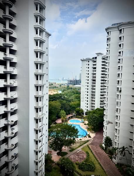Kondominium untuk Dijual di Marina Bay Condominium - KK Kwok - Exterior - PropertyGuru.com.my