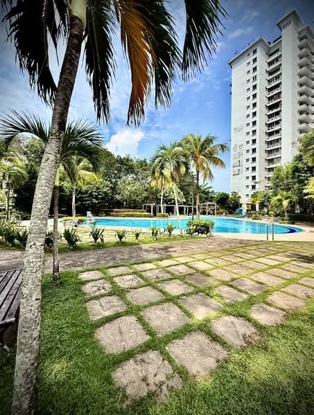 Kondominium untuk Dijual di Marina Bay Condominium - KK Kwok - Exterior - PropertyGuru.com.my