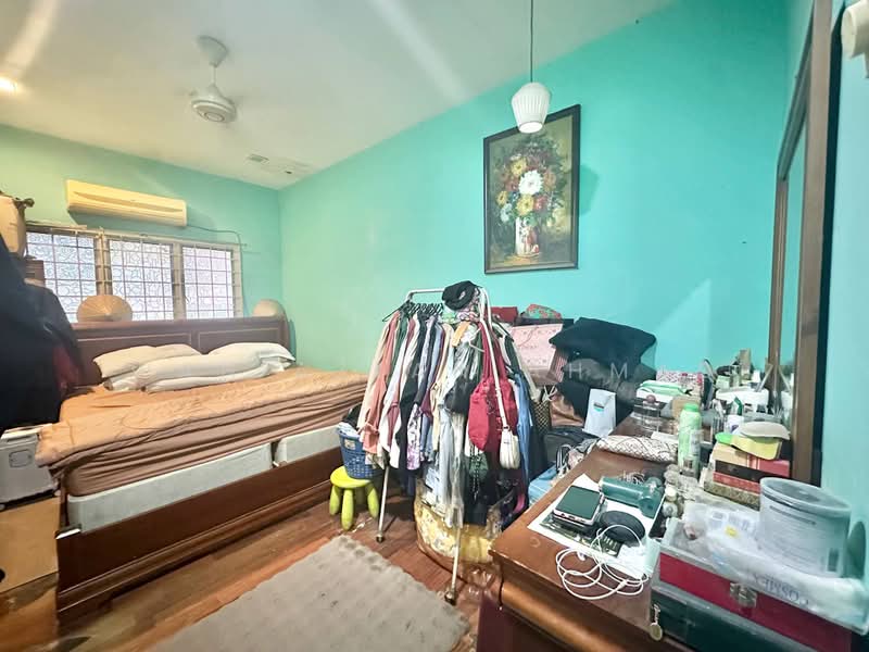 1-storey Terraced House for Sale in Seksyen 18 (Shah Alam) - Wan Azlan Ahmad - PropertyGuru.com.my