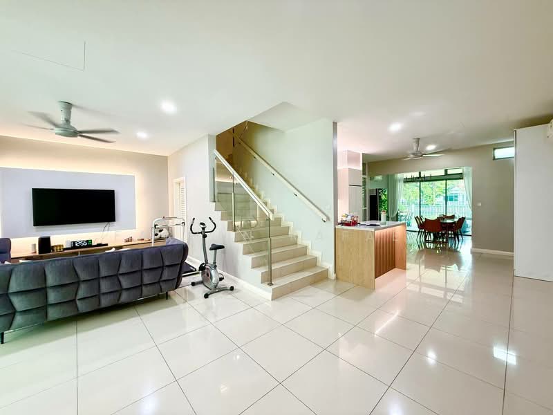 Rumah Teres 2 Tingkat untuk Dijual di Setia Eco Glades (Cyberjaya) - Farhan Rafael - Living Room - PropertyGuru.com.my
